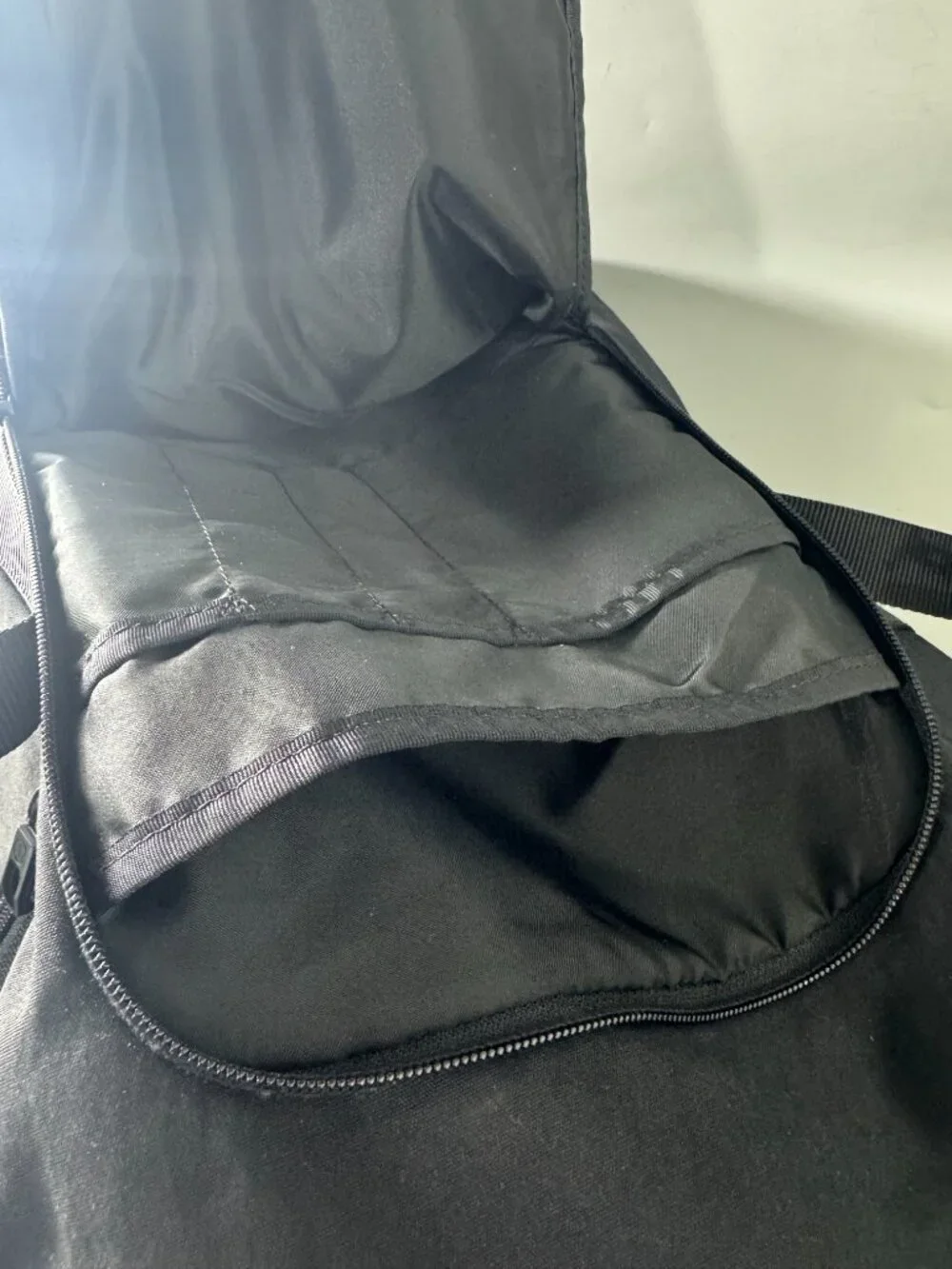 Lululemon Command The Day Backpack *24L in Black